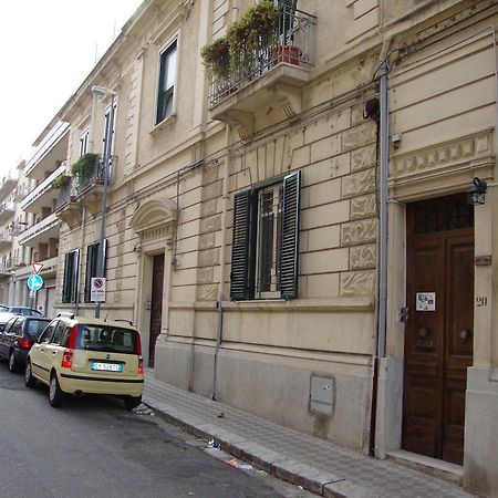La Maison Des Livres Reggio di Calabria Zewnętrze zdjęcie