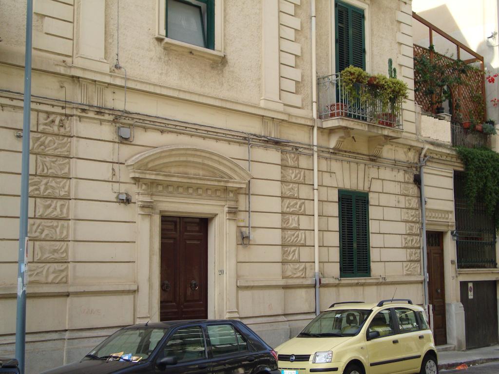 La Maison Des Livres Reggio di Calabria Zewnętrze zdjęcie