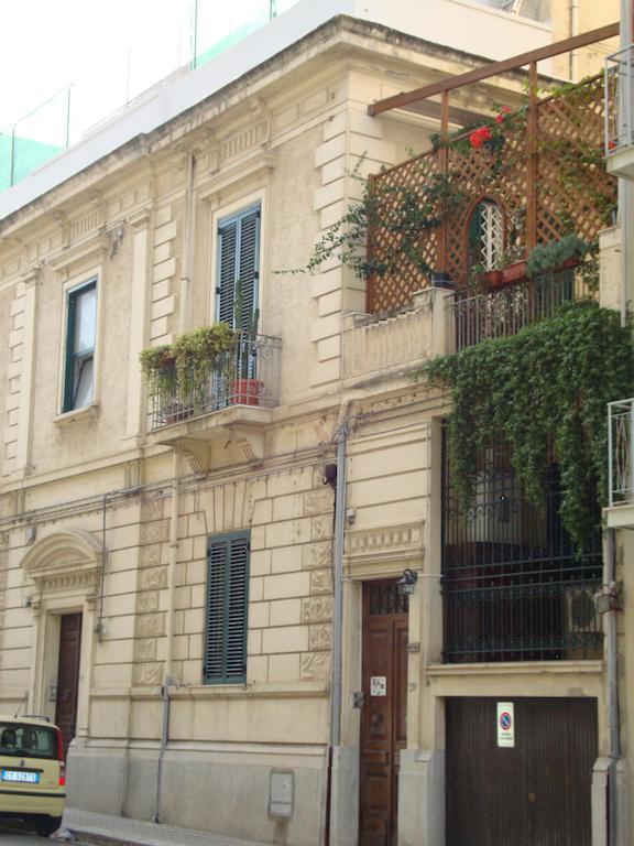 La Maison Des Livres Reggio di Calabria Zewnętrze zdjęcie